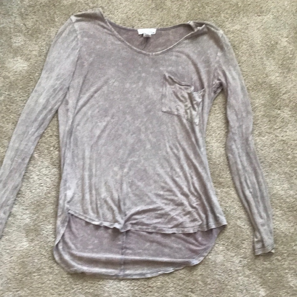 Tillys long sleeve top with front pocket